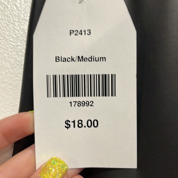 Black faux leather leggings - Picture 2 of 2